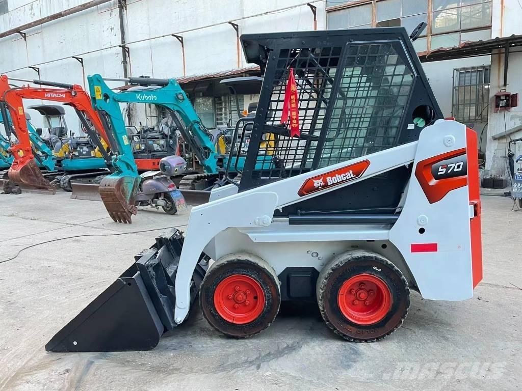 Bobcat S70 スキッドステアローダー