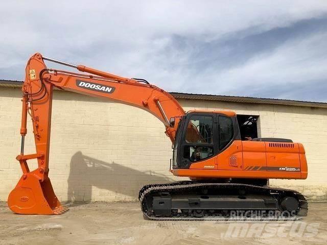Doosan dx225 大型油圧ショベル12t以上（パワーショベル・ユンボ）