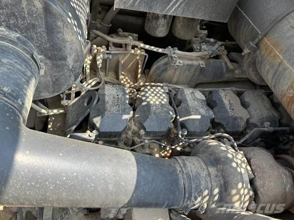 Komatsu PC 850-8 水陸両用油圧ショベル、ユンボ