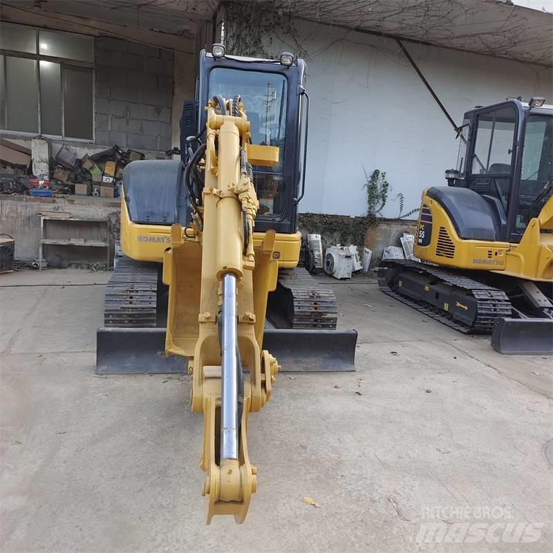 Komatsu PC 40 ミニ油圧ショベル 7t以下（ミニユンボ・ミニディガー）