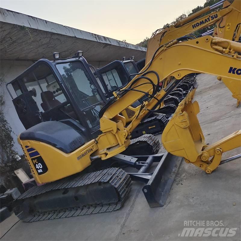 Komatsu PC 40 ミニ油圧ショベル 7t以下（ミニユンボ・ミニディガー）