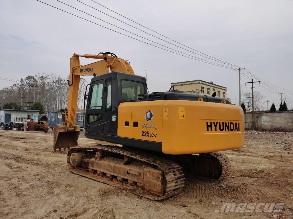 Hyundai R225LC-7 大型油圧ショベル12t以上（パワーショベル・ユンボ）