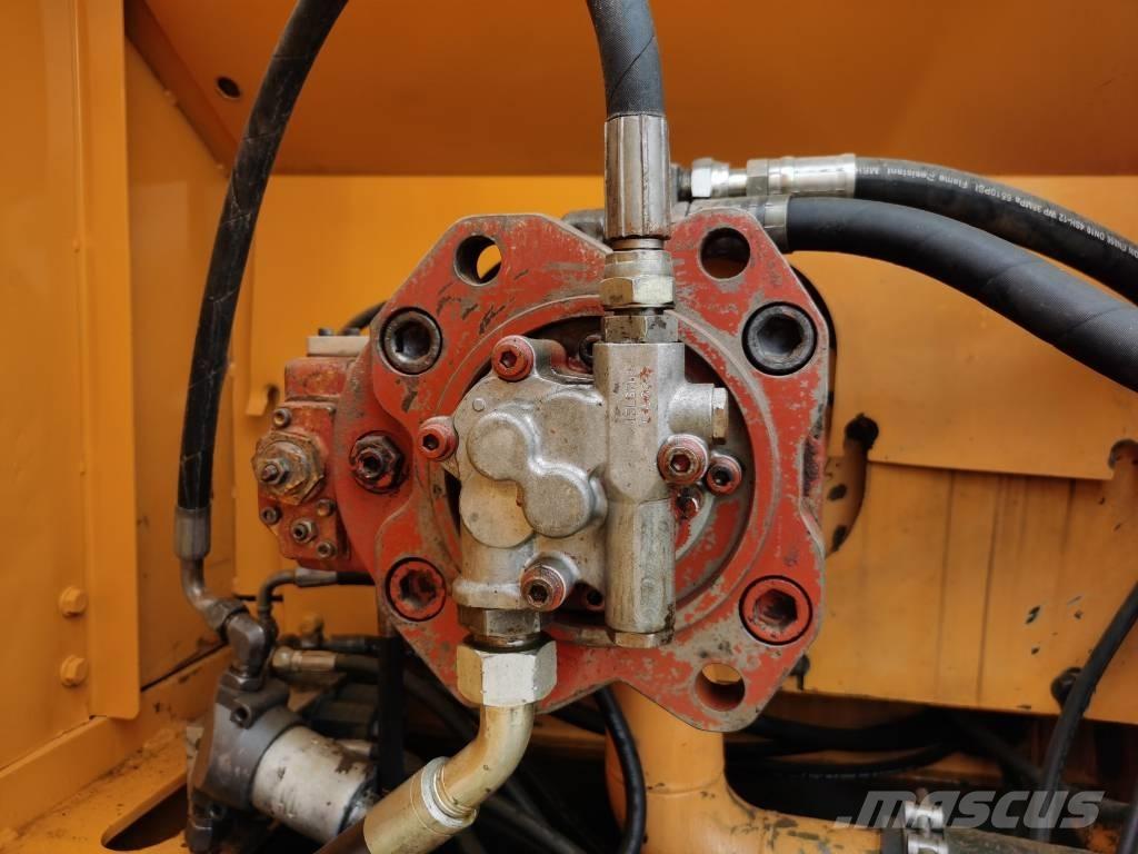 Hyundai R225LC-7 大型油圧ショベル12t以上（パワーショベル・ユンボ）