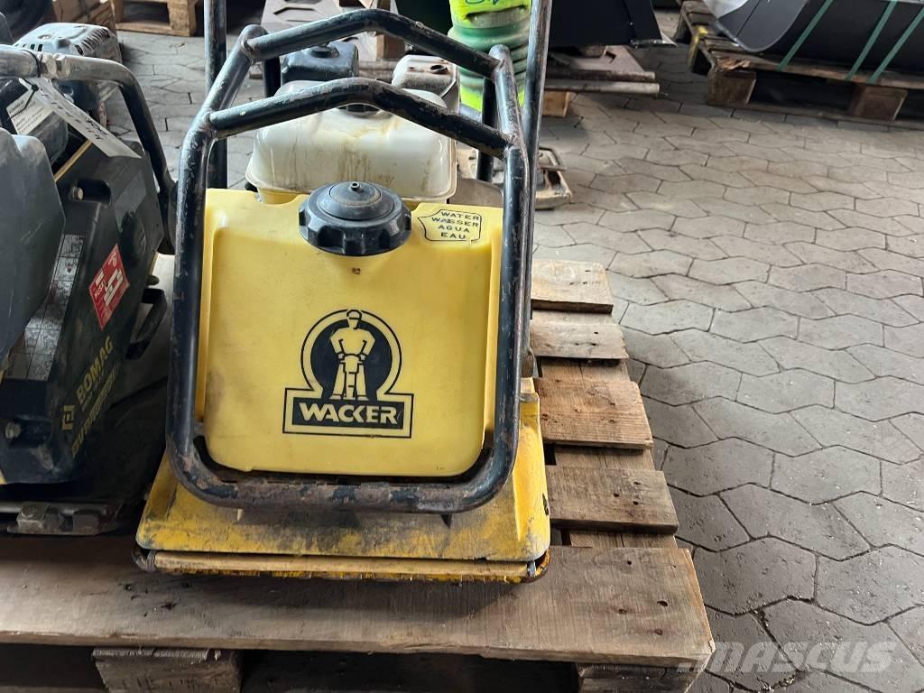 Bomag BVP 18/45 プレートコンパクター