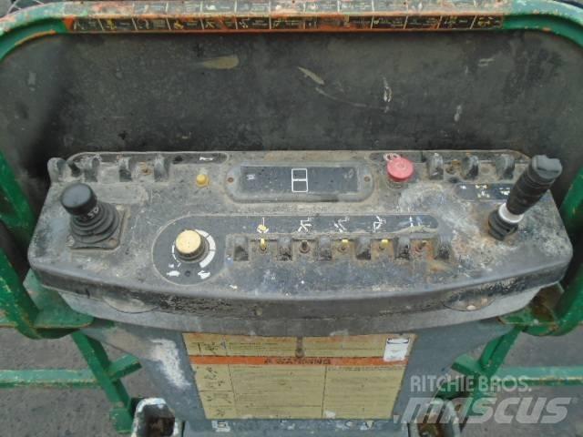 JLG 600 AJ ブームリフト　屈伸型