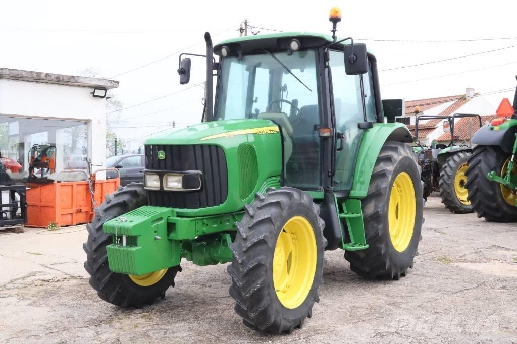 John Deere 6120 トラクター