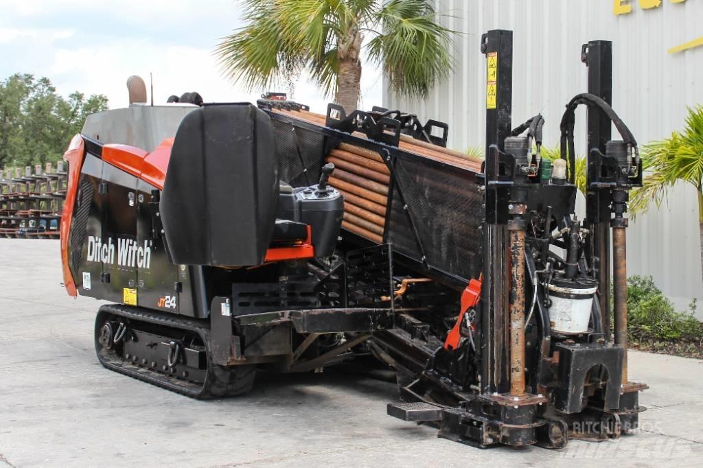 Ditch Witch JT24 水平掘削リグ
