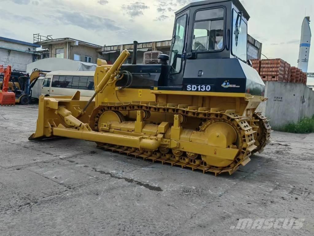 Shantui SD130 ブルドーザー