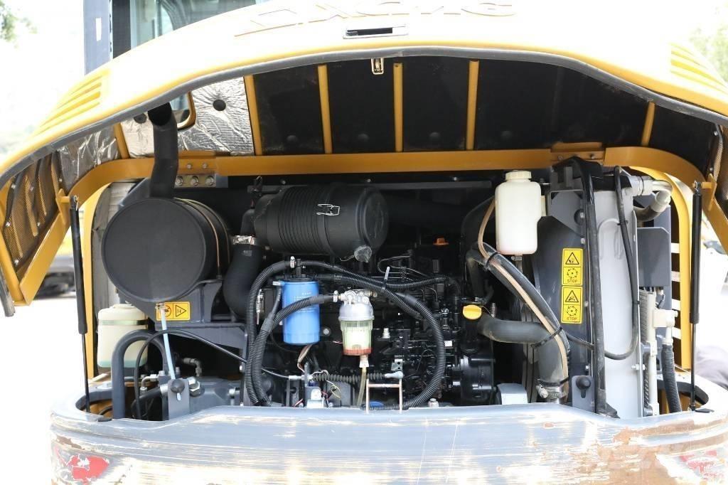 XCMG XE 60 DA ミニ油圧ショベル 7t以下（ミニユンボ・ミニディガー）