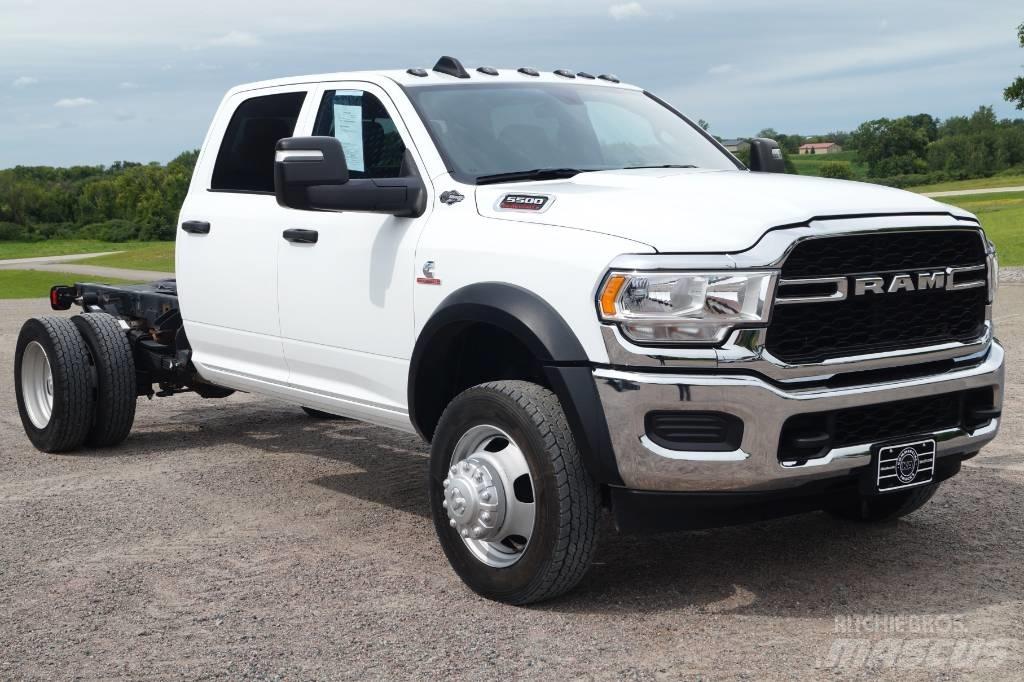 RAM 5500 TRADESMAN キャブ付きシャーシ