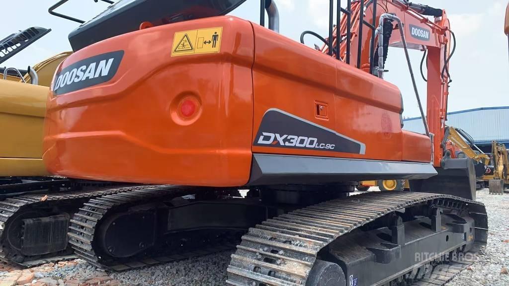 Doosan DX300lc-9 大型油圧ショベル12t以上（パワーショベル・ユンボ）