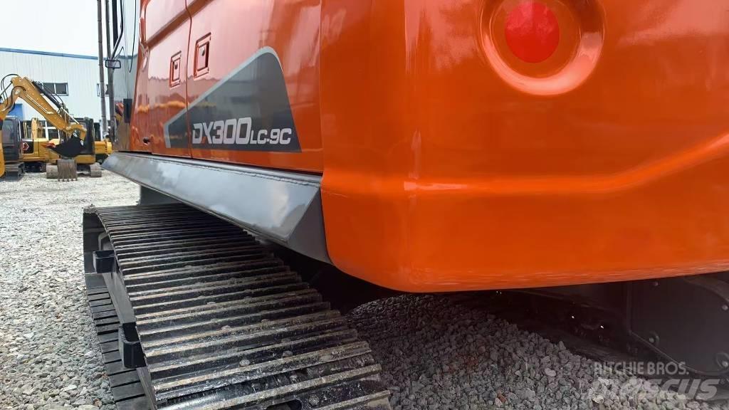 Doosan DX300lc-9 大型油圧ショベル12t以上（パワーショベル・ユンボ）