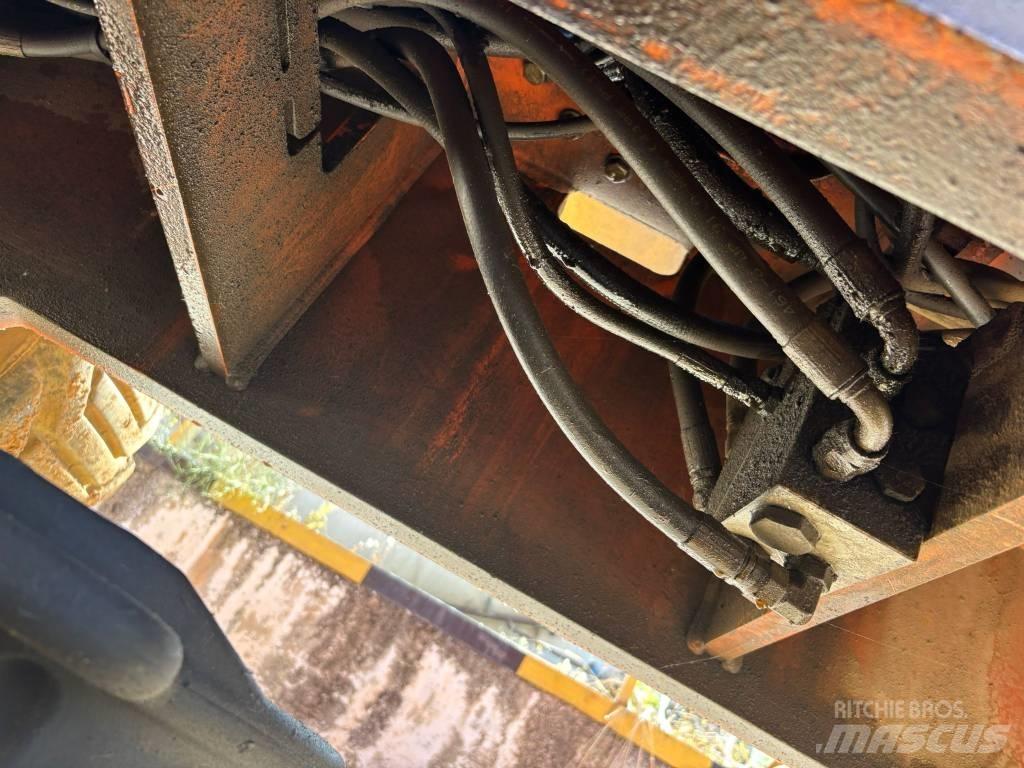 JLG 450 AJS II ブームリフト　屈伸型