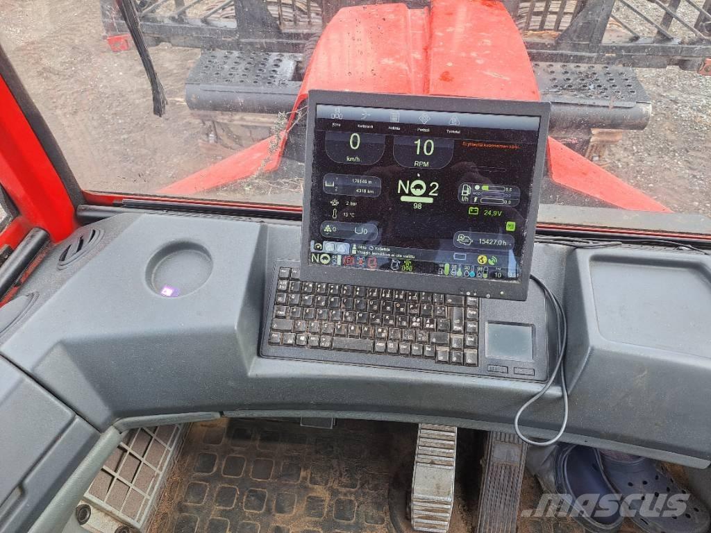 Komatsu 855 フォワーダー