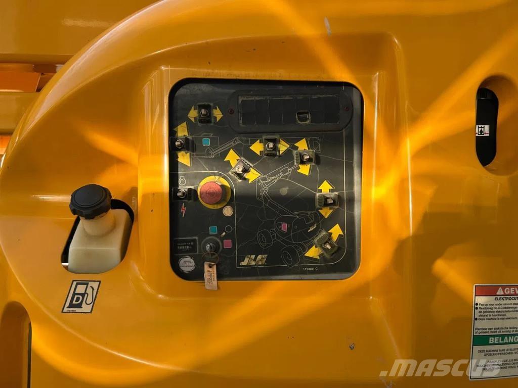 JLG 450AJ ブームリフト　屈伸型