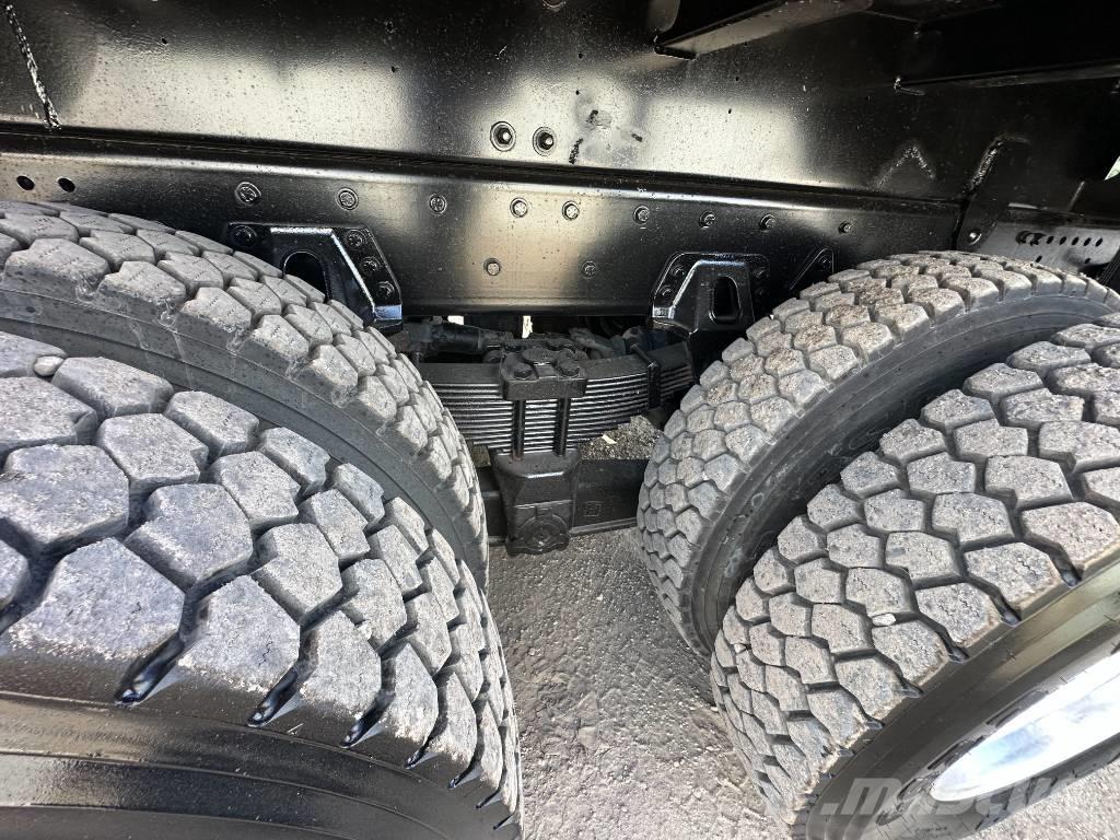 Freightliner 114 SD コンバイン／バキュームトラック