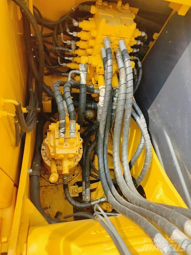 Komatsu PC 130-7 中型油圧ショベル 7ｔ-12ｔ（ユンボ・パワーショベル・バックホー）