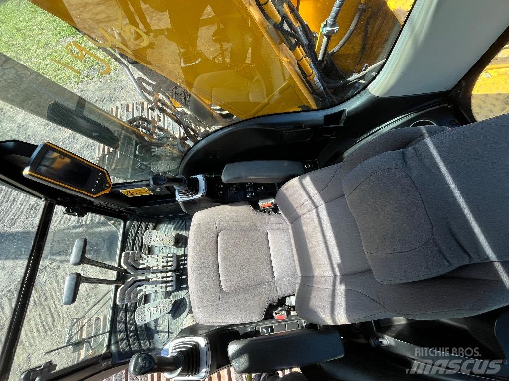 JCB JS 220 LC 大型油圧ショベル12t以上（パワーショベル・ユンボ）