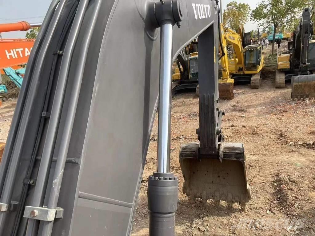 Volvo EC 250 D 大型油圧ショベル12t以上（パワーショベル・ユンボ）