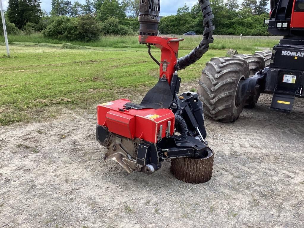 Komatsu S132 枝払い機