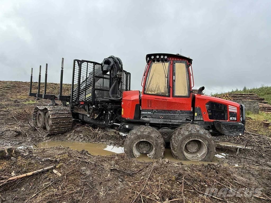 Komatsu 875 フォワーダー