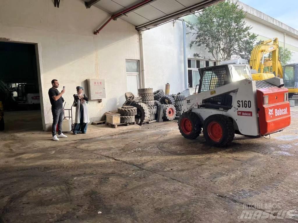 Bobcat S 160 スキッドステアローダー