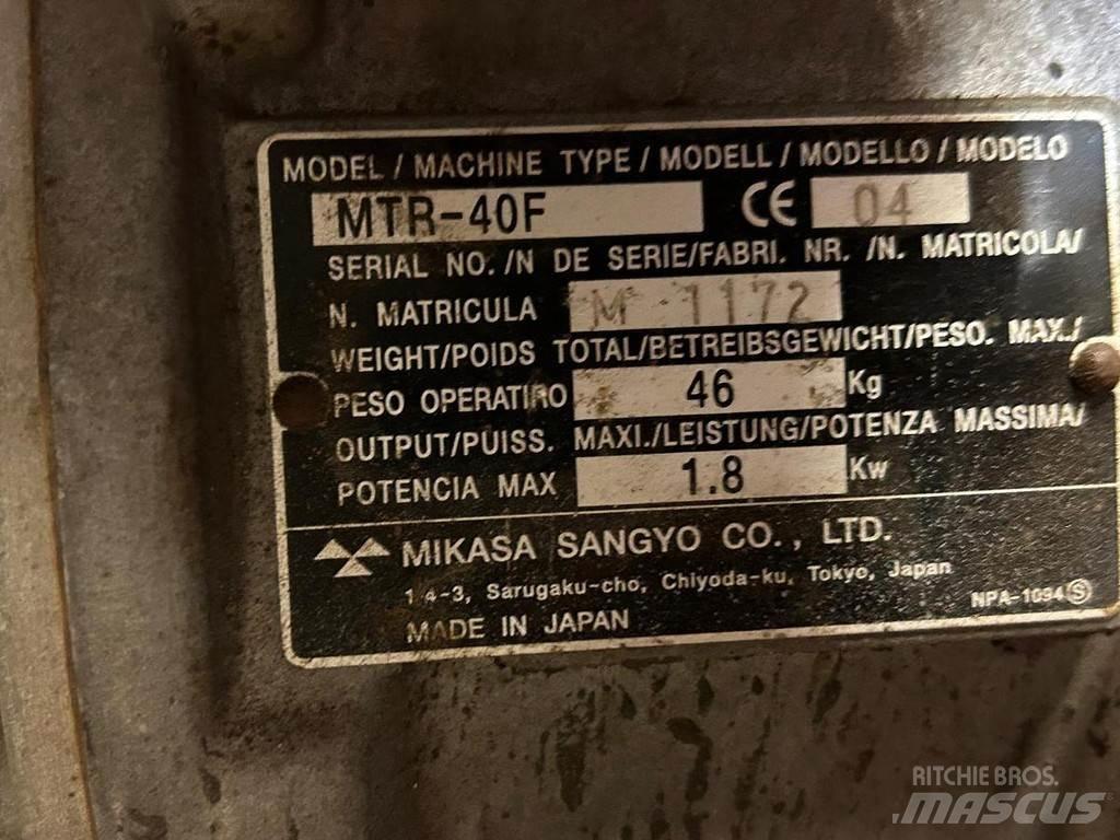 Mikasa MTR-40F プレートコンパクター