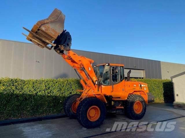 Doosan DL 200 ホイールローダー・タイヤショベル
