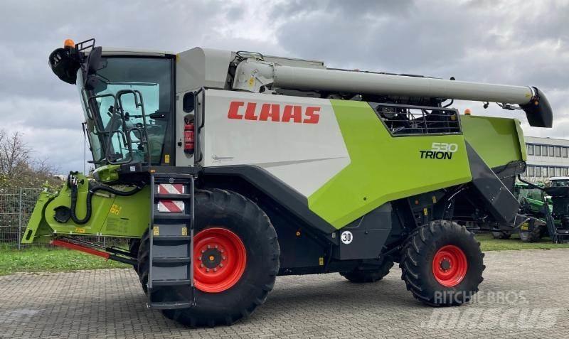 CLAAS TRION 530 コンバイン