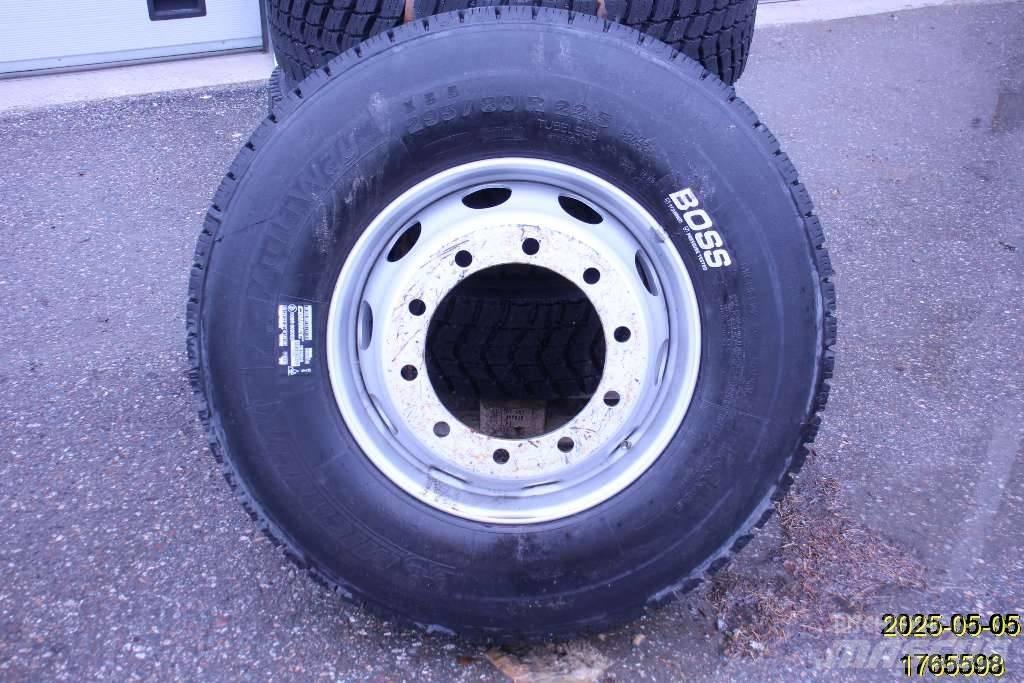 Volvo FM タイヤ、ホイル、リム
