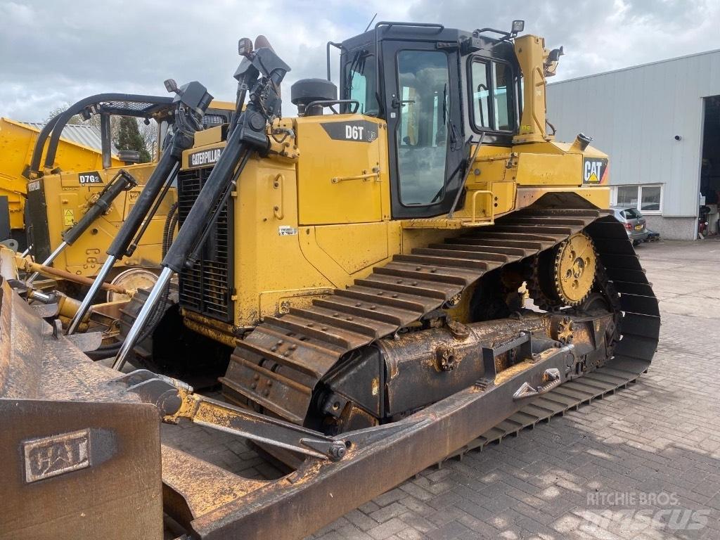 CAT D 6 T LGP ブルドーザー