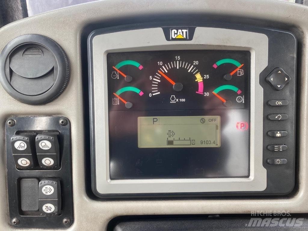 CAT D 6 T LGP ブルドーザー