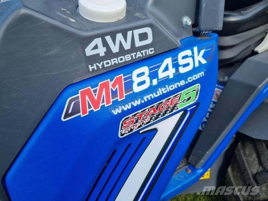 Multione 8.4 Sk スキッドステアローダー