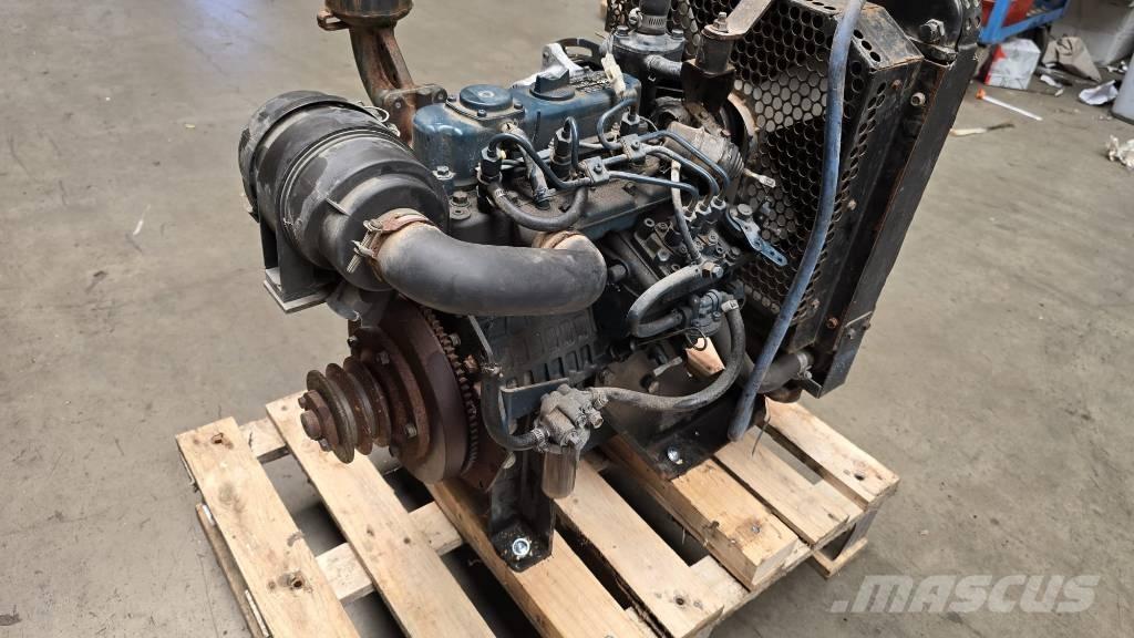 Kubota D902 エンジン