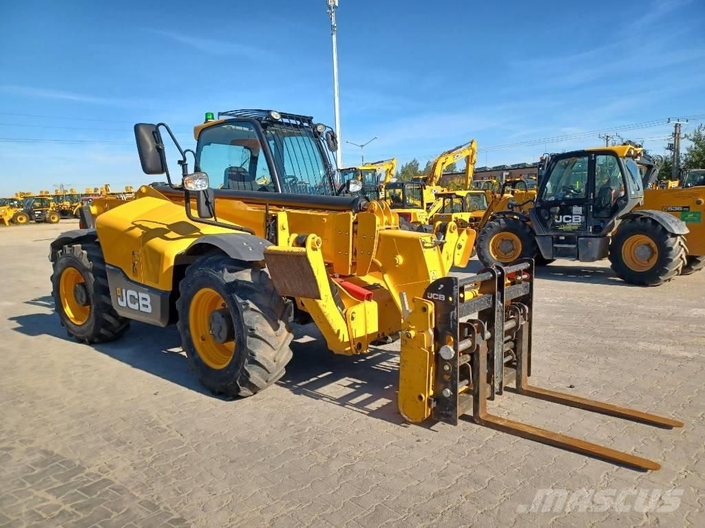 JCB 535-125 テレスコーピックハンドラー