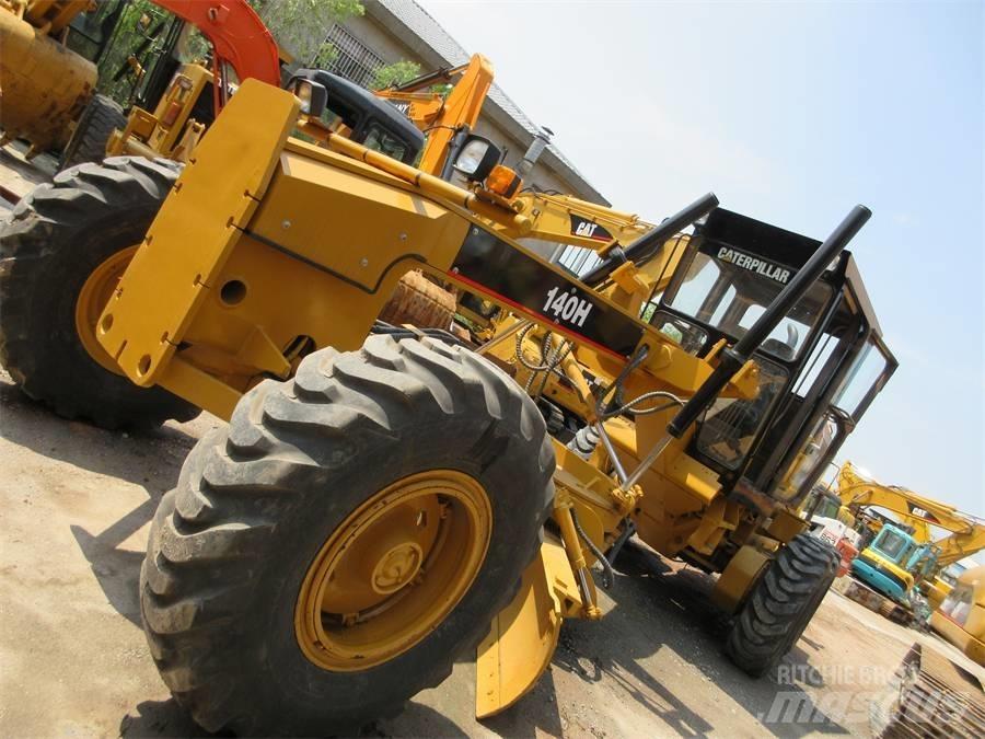 CAT 140 H モーターグレーダー