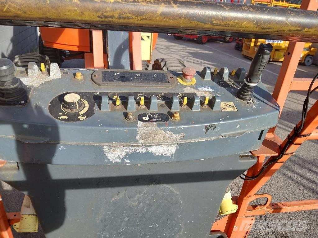 JLG 450 AJ ブームリフト　屈伸型