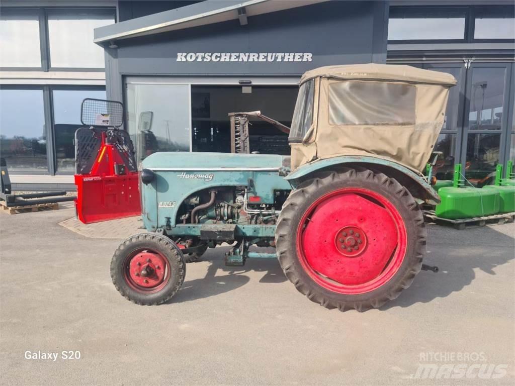 Hanomag R 324 SA トラクター