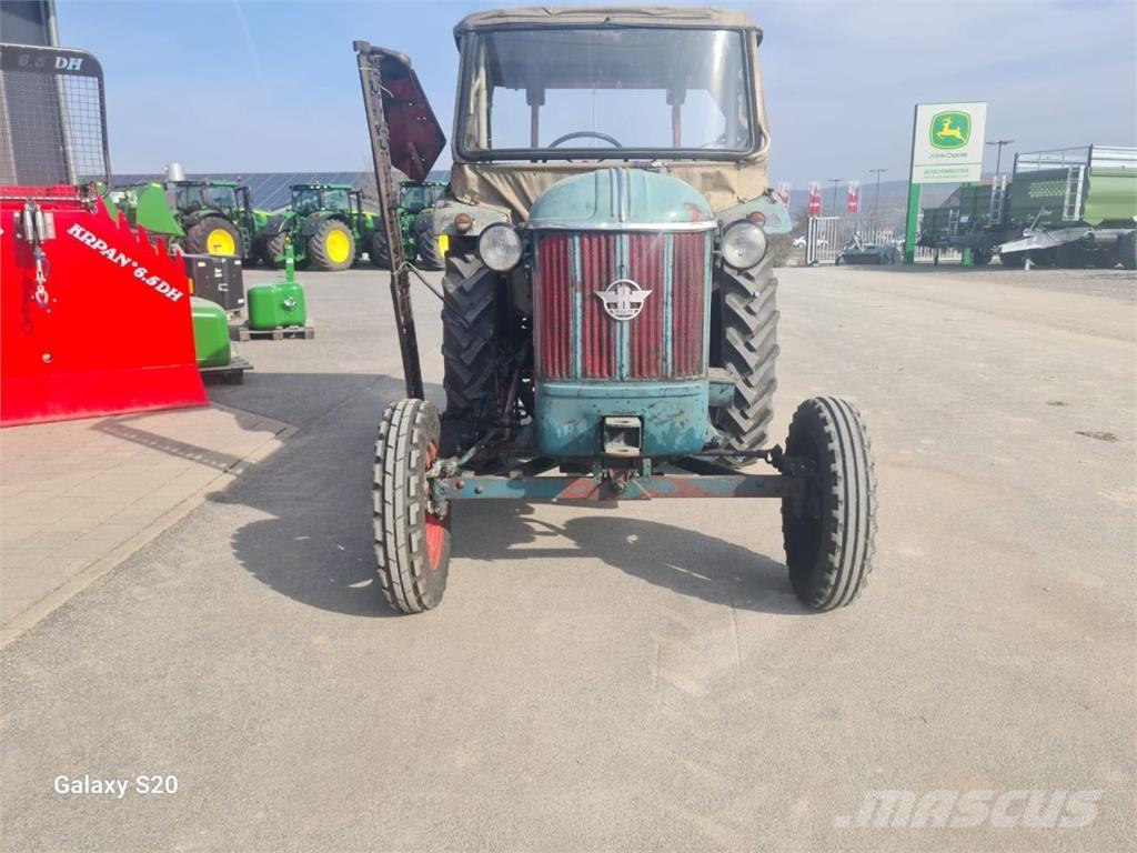 Hanomag R 324 SA トラクター