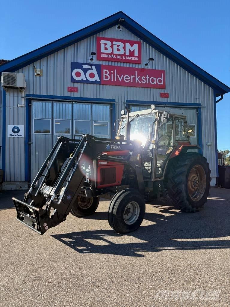 Massey Ferguson 375 トラクター