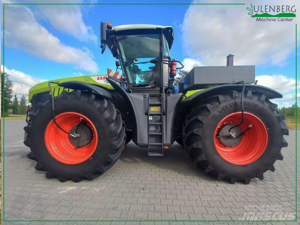 CLAAS XERION 5000 トラクター