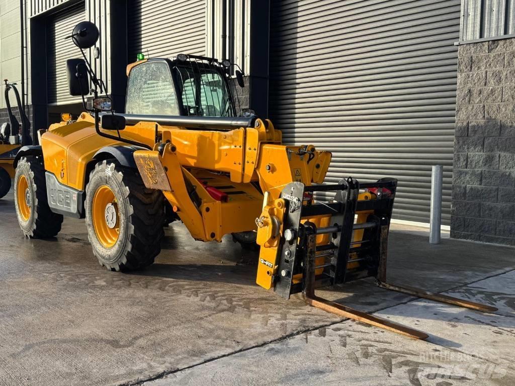 JCB 540-140 テレスコーピックハンドラー