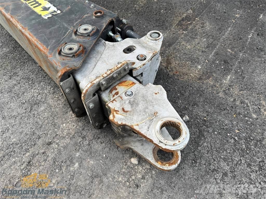 Komatsu 165F フォワーダクレーン