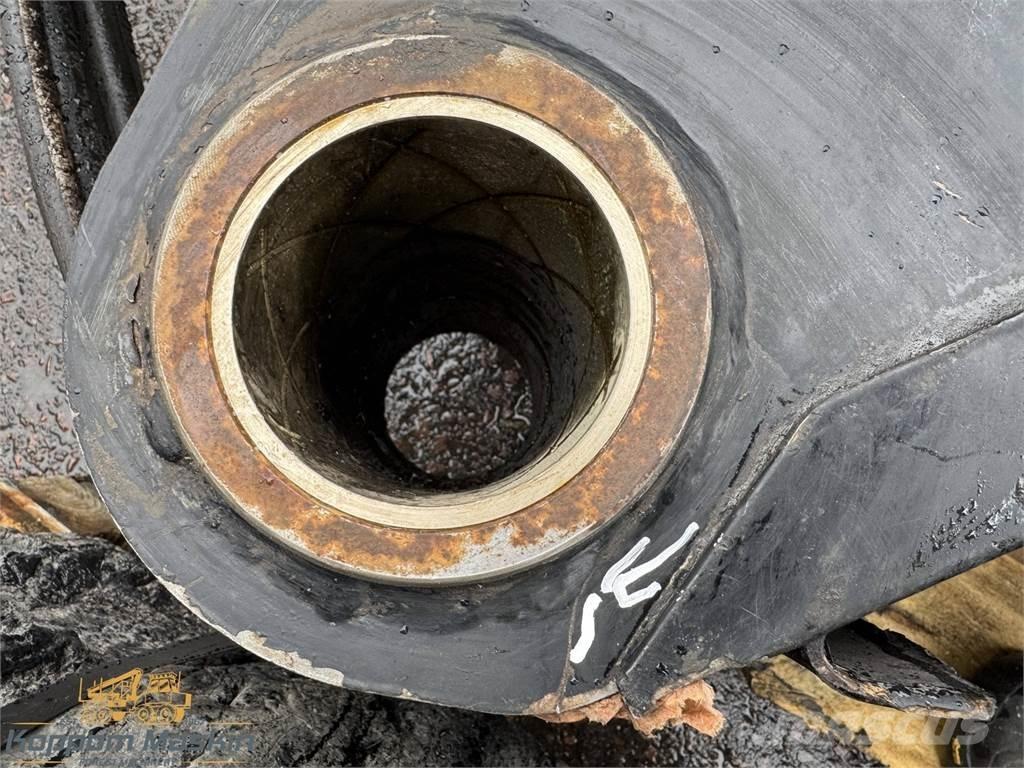 Komatsu 165F フォワーダクレーン