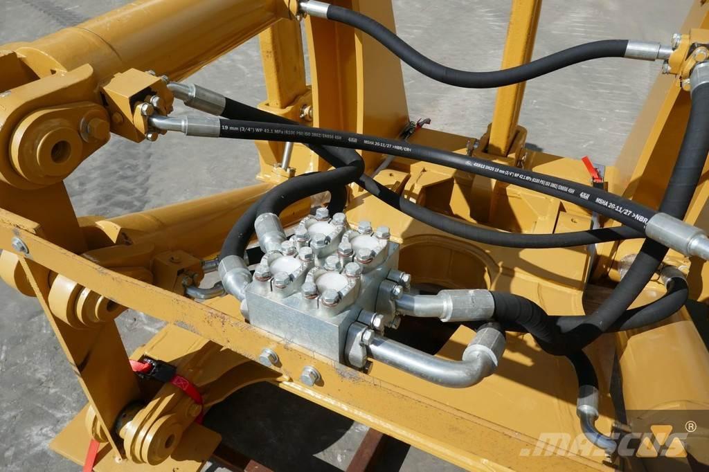 CAT D7E Ripper その他部品