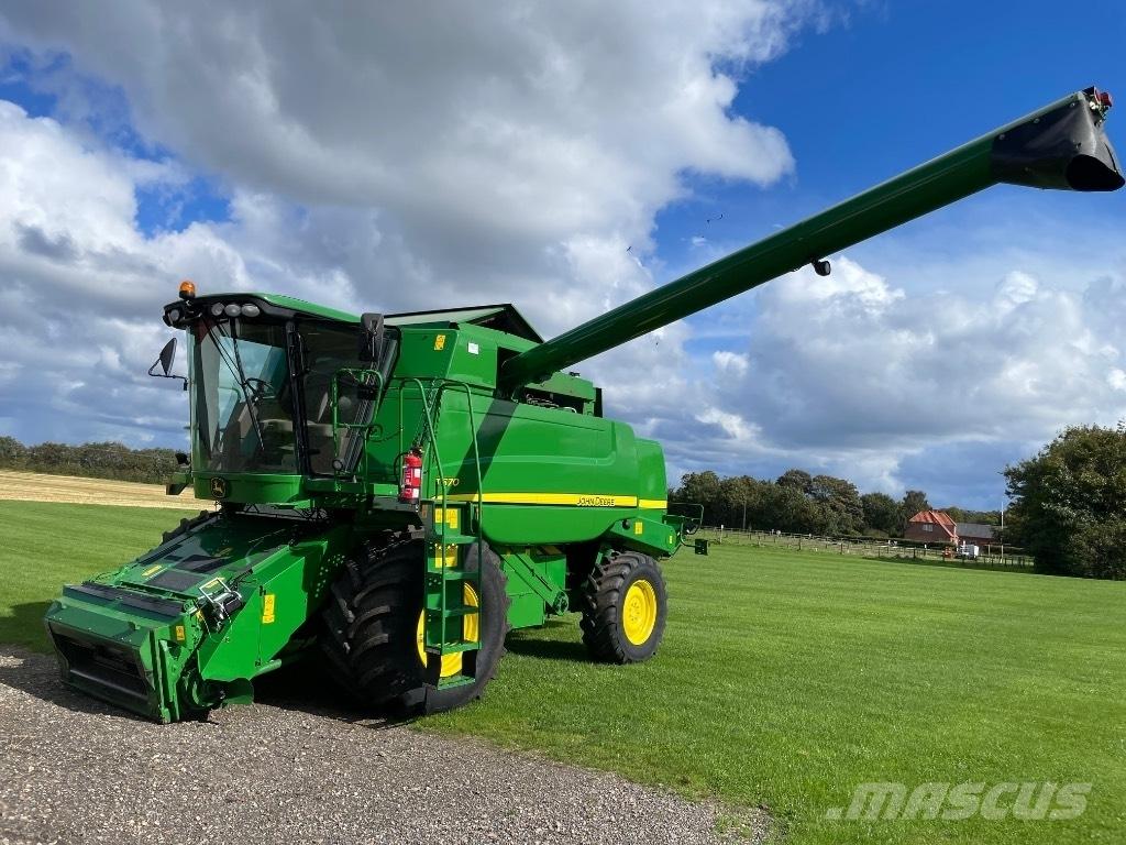 John Deere T 670 i コンバイン