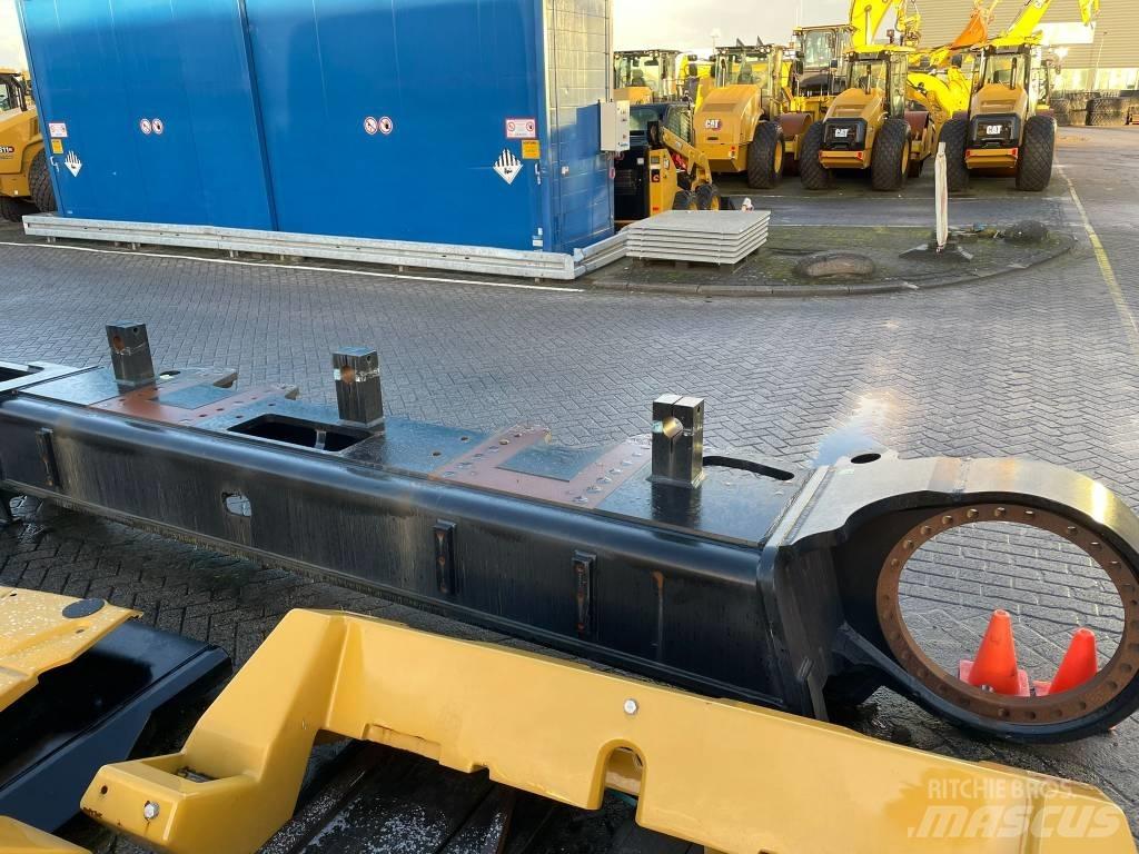 CAT 390 F L シャーシ及びサスペンション