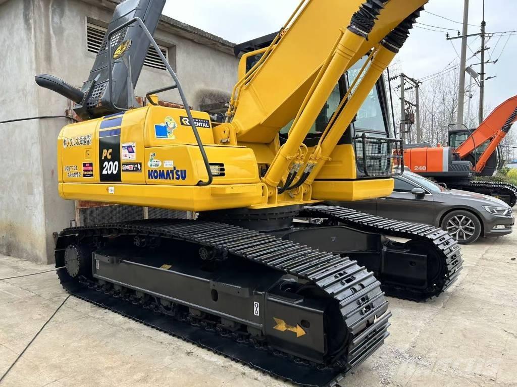 Komatsu 200 大型油圧ショベル12t以上（パワーショベル・ユンボ）