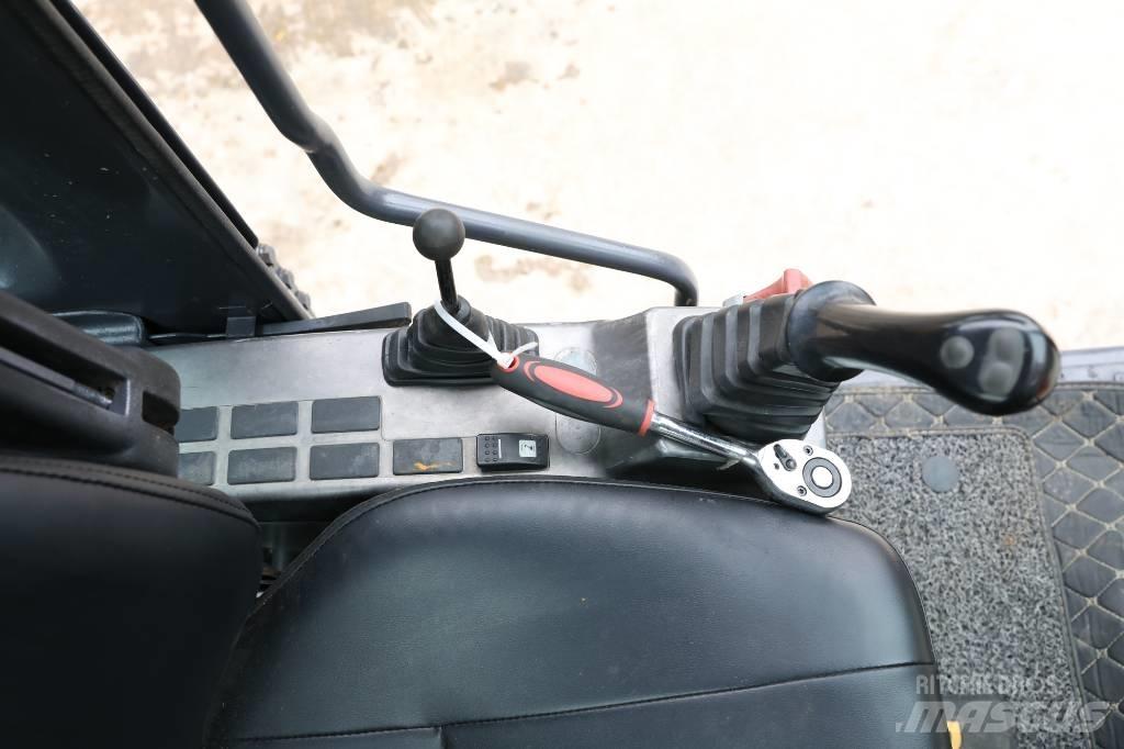 Doosan DX 75-9 C ミニ油圧ショベル 7t以下（ミニユンボ・ミニディガー）