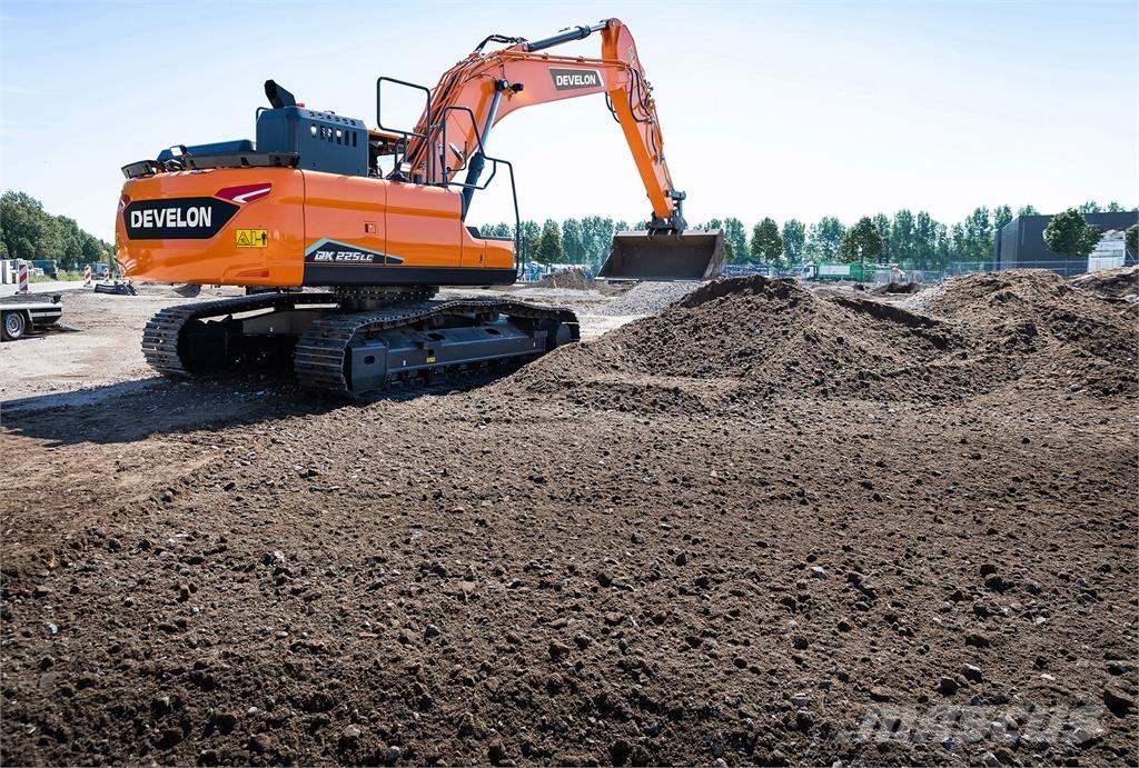 Develon DX225LC-7 大型油圧ショベル12t以上（パワーショベル・ユンボ）
